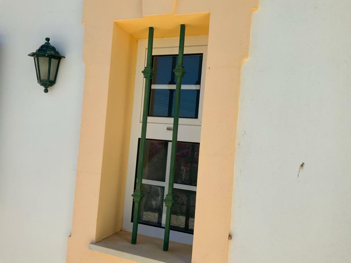 Guest House Alfarrobeiras アルブフェイラ エクステリア 写真