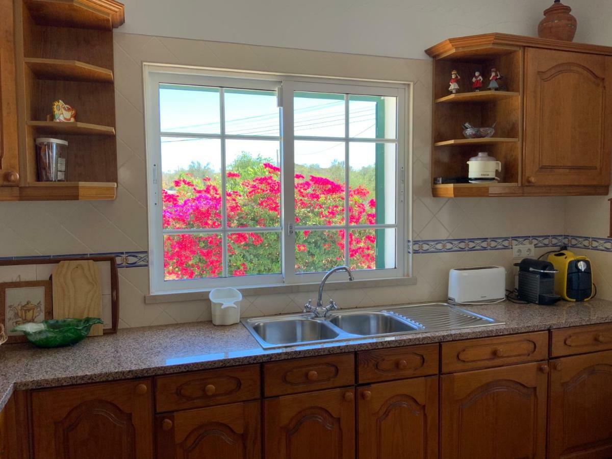Guest House Alfarrobeiras アルブフェイラ エクステリア 写真