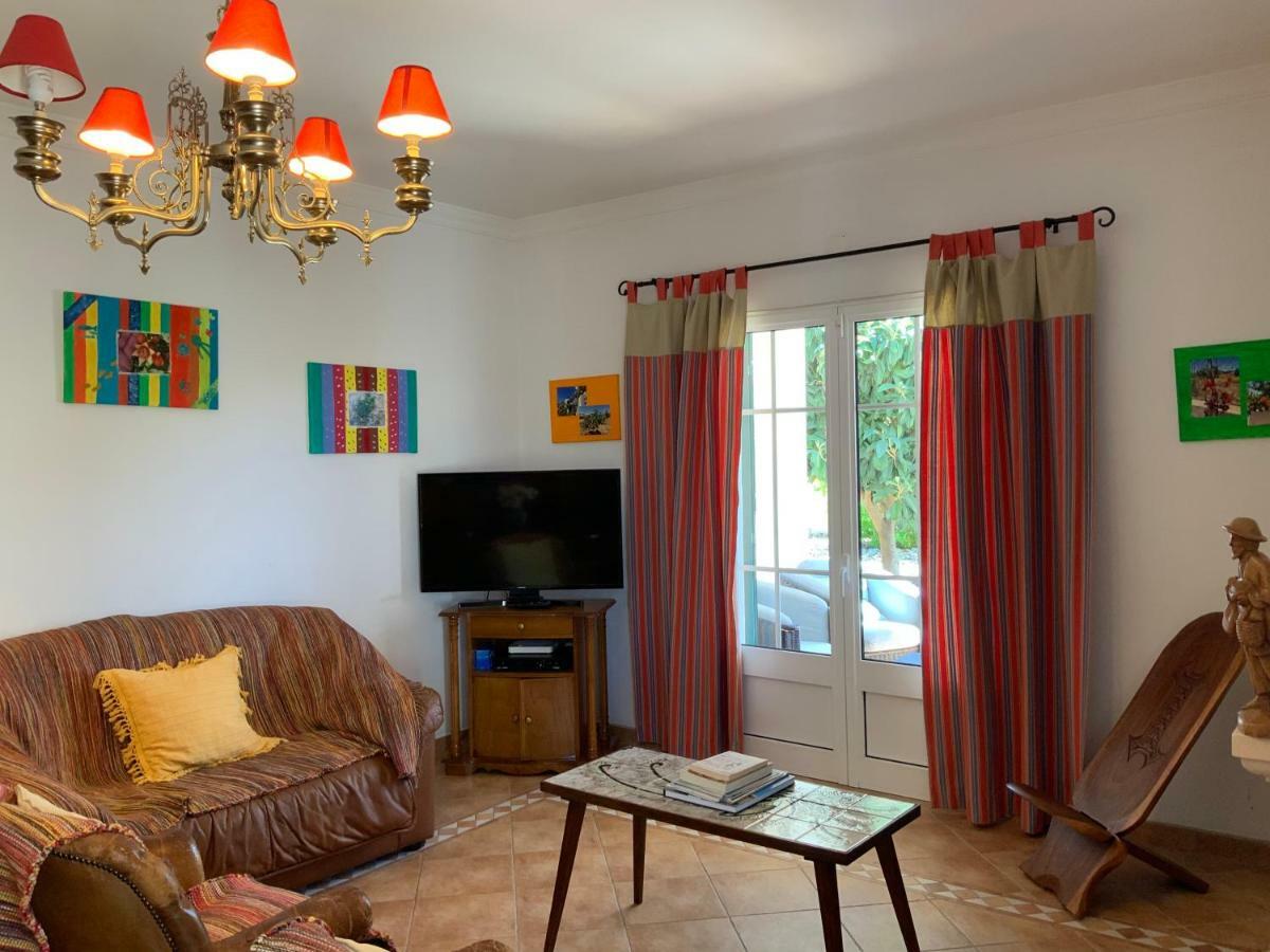 Guest House Alfarrobeiras アルブフェイラ エクステリア 写真