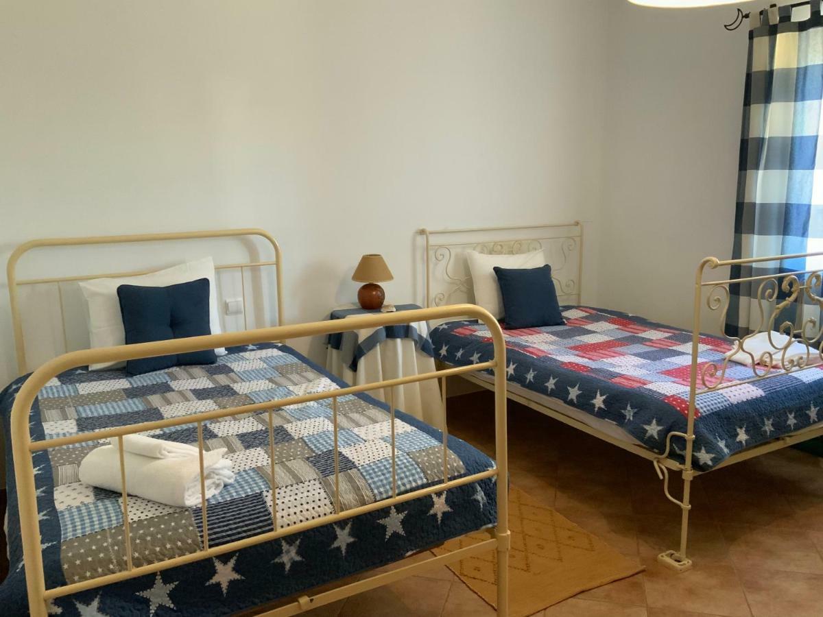 Guest House Alfarrobeiras アルブフェイラ エクステリア 写真